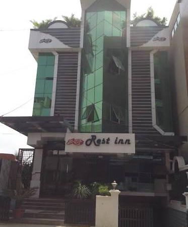 Hotel Rest Inn Chikmagalūr Zewnętrze zdjęcie